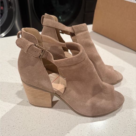 Sole Society Tan Heeled Boots with Open Toe and Suede Texture - Picture 3 of 6